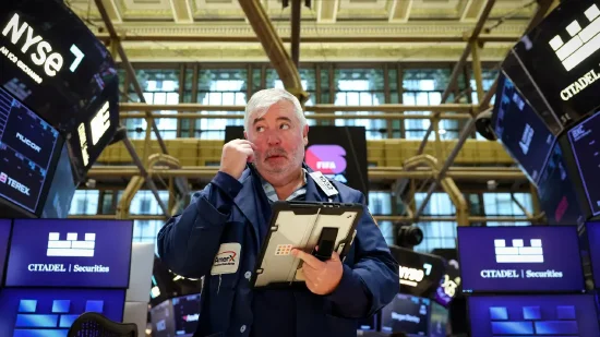 美股周二大幅低开道指下挫逾800点市场担忧伊朗冲突持续 新闻