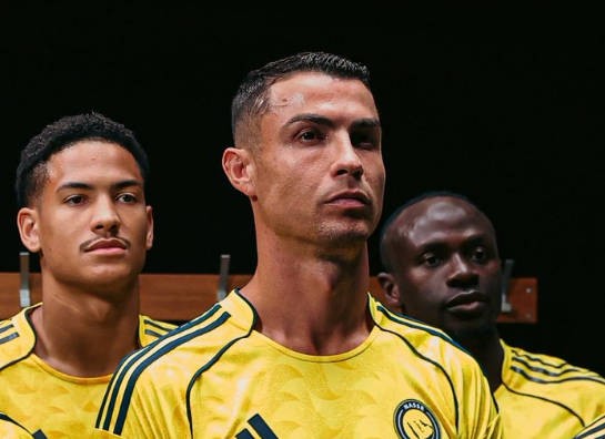  阿斯：虽然C罗的私人飞机抵达马德里，但球员本人仍留在沙特 新闻