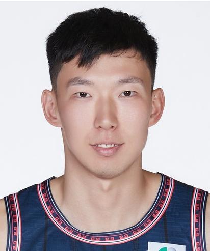  从上赛季延续至今的眼伤，周琦淡然面对；比赛中找状态，北京北汽内线期待他的稳定输出。 体育新闻