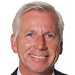  鲁尼站出来力挺枪手；批评阿森纳风格不公；足球本就多元。 体育新闻