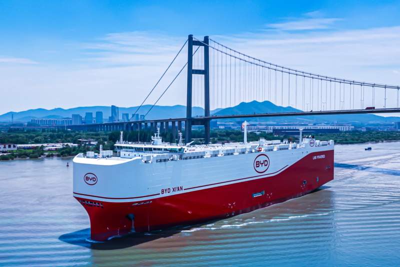  两会风向标显现，中国车企如何抢占智能未来；全球化升级，低空与机器人并进。 汽车科技 两会风向标显现，中国车企如何抢占智能未来；全球化升级，低空与机器人并进。 汽车科技