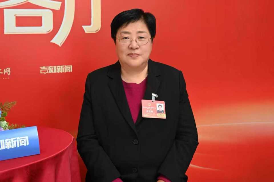  正义终不缺席；“梅姨”落网，张宝艳感慨警方坚持。 新闻 正义终不缺席；“梅姨”落网，张宝艳感慨警方坚持。 新闻