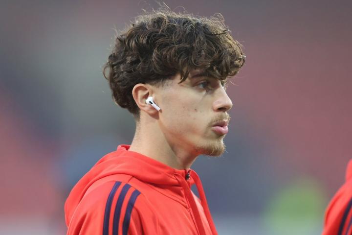  德国天空爆料，19岁中场桑托斯-戴伯尔正式签约拜仁；青训十年磨一剑。 体育新闻 德国天空爆料，19岁中场桑托斯-戴伯尔正式签约拜仁；青训十年磨一剑。 体育新闻