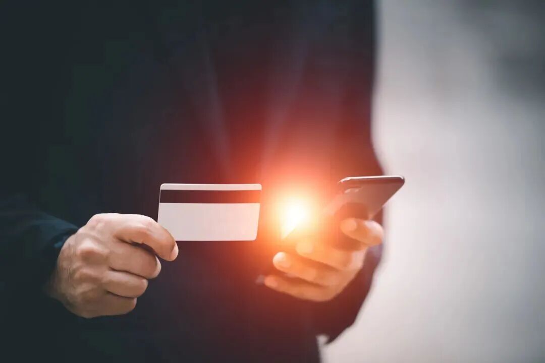  焦虑驱动下的借贷陷阱：构建理性消费与风险防御体系的底层逻辑 情感心理