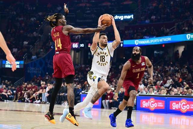  数据复盘：骑士12分逆转背后的战术逻辑与球星价值兑现 体育新闻