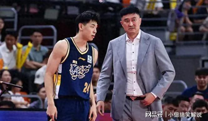  CBA积分榜剧变深层逻辑：战术体系迭代与球员轮换的博弈 体育新闻