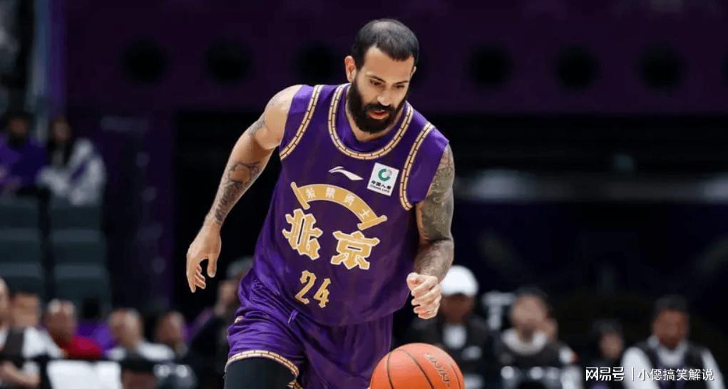  CBA积分榜剧变深层逻辑：战术体系迭代与球员轮换的博弈 体育新闻