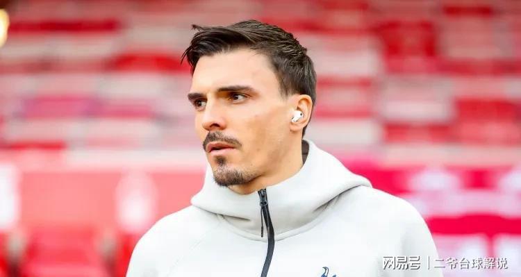  等了25年的胜利！拜仁攻陷伯纳乌之夜，那些令人心潮澎湃的瞬间 体育新闻