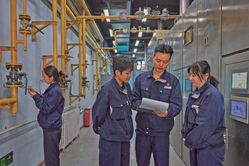  1300℃高温下的技术淬炼：八宝山殡仪馆女子火化班组的专业突破与方法解构 新闻