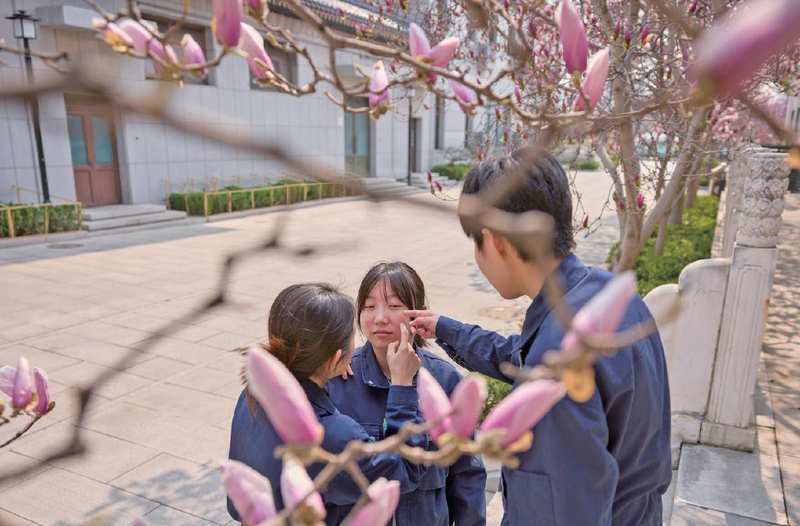  1300℃高温下的技术淬炼：八宝山殡仪馆女子火化班组的专业突破与方法解构 新闻