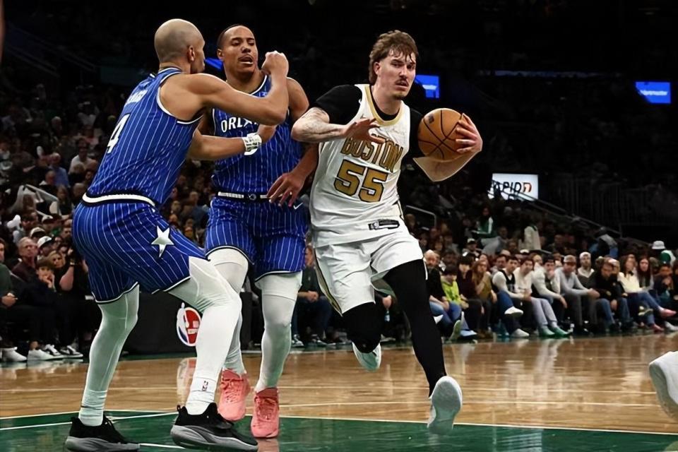  【深度复盘】三将合砍84分背后的战术逻辑：凯尔特人板凳深度的技术解构 体育新闻