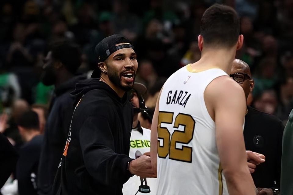  【深度复盘】三将合砍84分背后的战术逻辑：凯尔特人板凳深度的技术解构 体育新闻