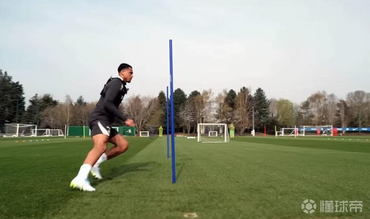  前交叉韧带损伤康复实录：切尔西后卫科尔威尔的八个月技术复盘 体育新闻