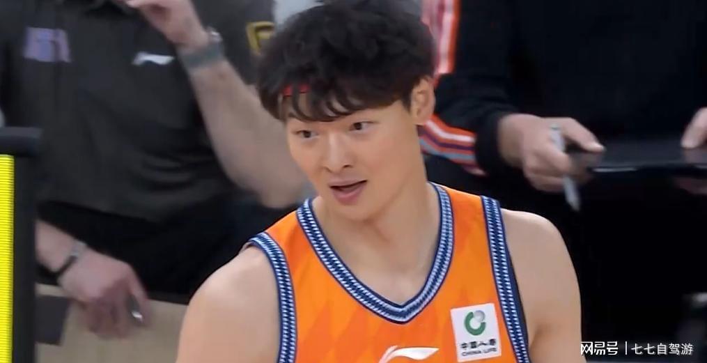  战术拆解：18连胜上海队的攻防逻辑与阵容压制力深度报告 体育新闻